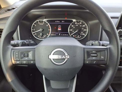 Used 2025 Nissan Rogue S FWD image 14
