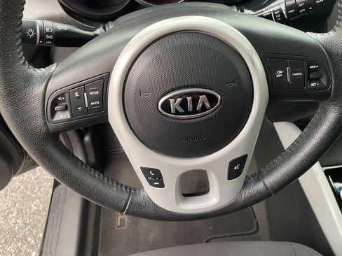 Used 2012 Kia Soul + FWD image 11