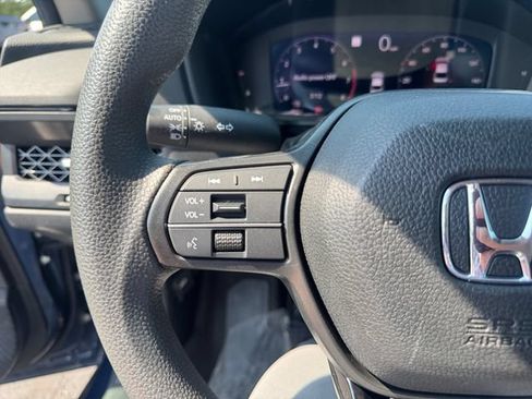 Used 2023 Honda Accord EX image 17