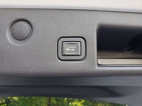 Certified 2023 Chevrolet Equinox Premier AWD/4WD image 13