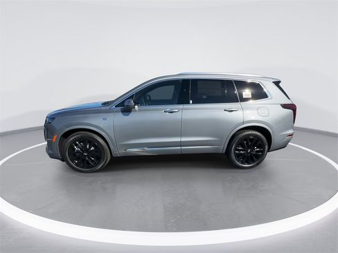New 2025 Cadillac XT6 Luxury image 5