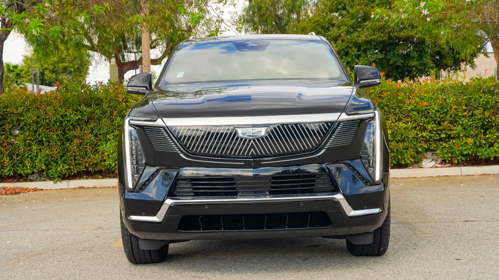 Used 2026 Cadillac Escalade IQL Luxury AWD/4WD image 4