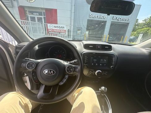Used 2019 Kia Soul w/ Convenience Package FWD image 5