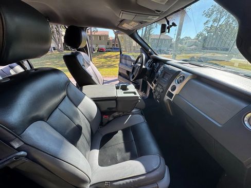 Used 2013 Ford F150 XLT w/ XLT Chrome Pkg image 10