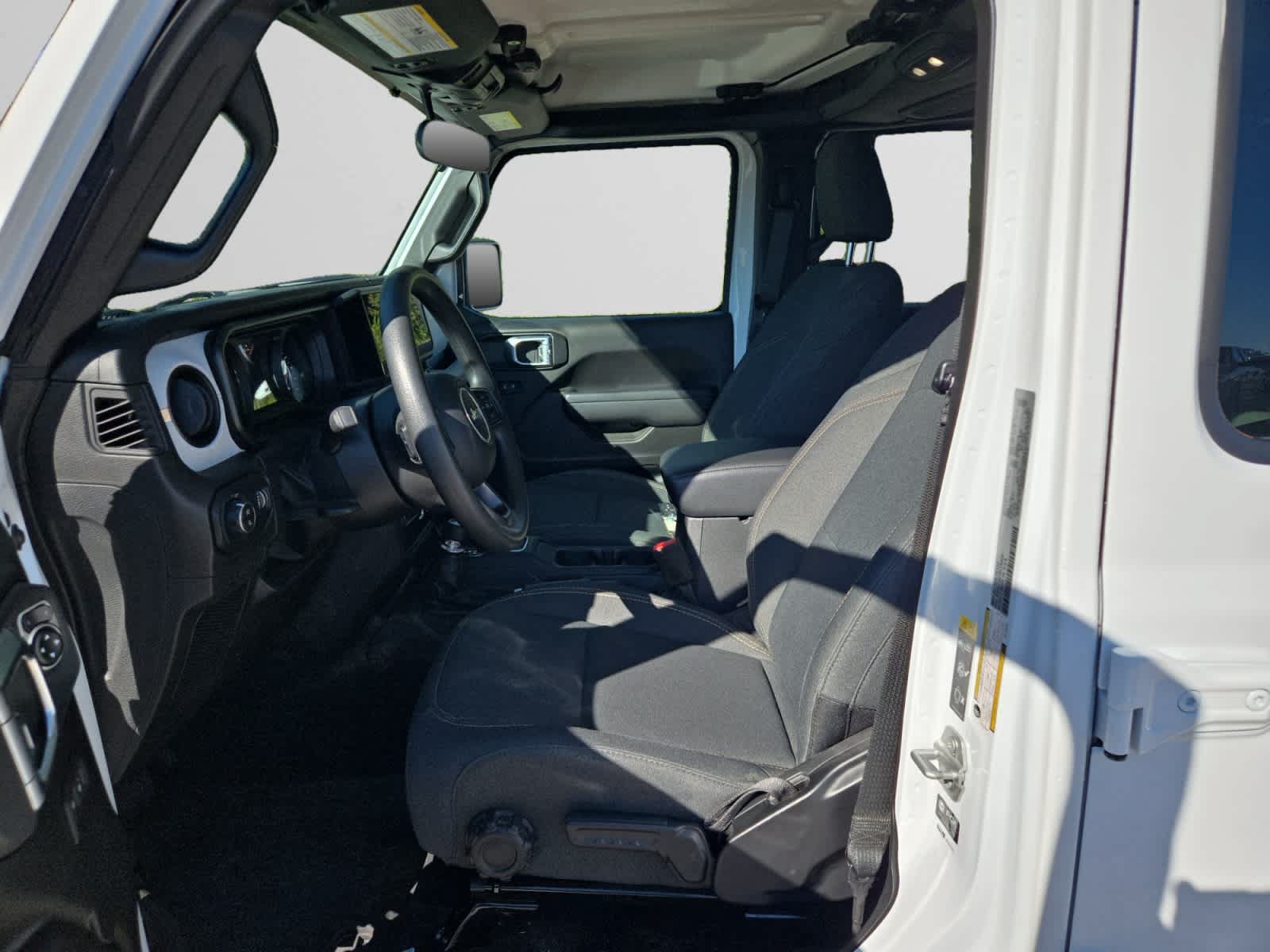 Used 2024 Jeep Gladiator Sport AWD/4WD image 9
