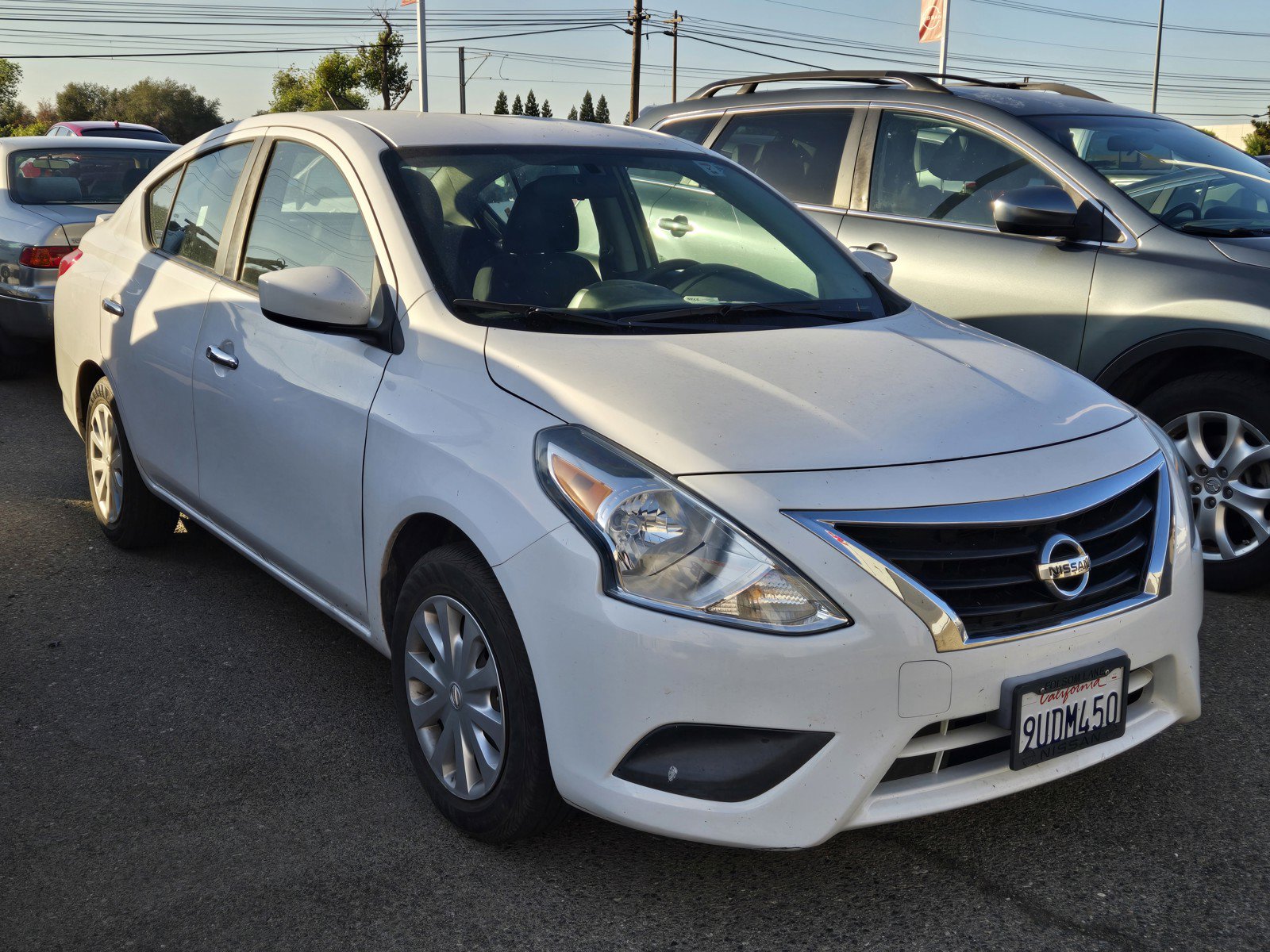 Used 2015 Nissan Versa SV FWD image 1