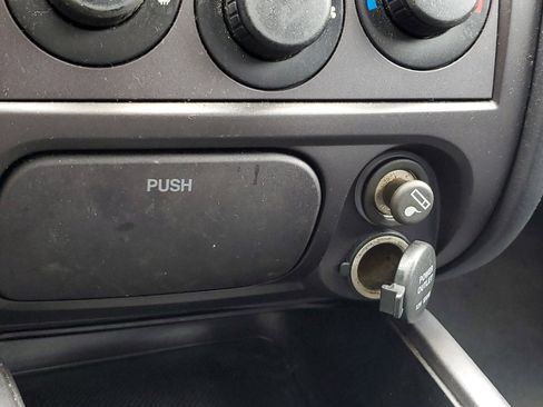 Used 2005 Hyundai Elantra GLS FWD image 26