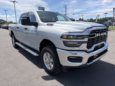 Used 2026 RAM 2500 Big Horn AWD/4WD image 3