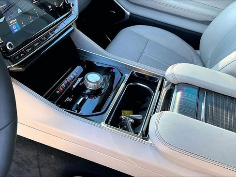 Used 2023 Jeep Wagoneer Series II w/ Flexible Seating Group image 9