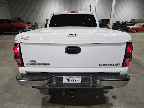 Used 2005 Chevrolet Silverado 1500 4x4 Crew Cab w/ Safe And Sound Package image 12