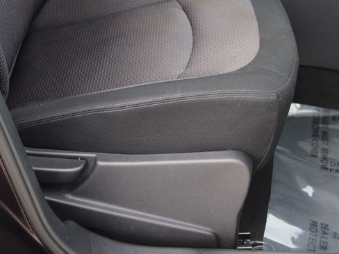 Used 2011 Nissan Rogue SV image 21