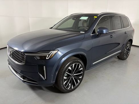 New 2026 Volvo XC90 B5 Plus w/ Protection Package AWD/4WD image 5