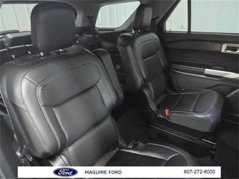 Used 2022 Ford Explorer XLT w/ Equipment Group 202A image 19