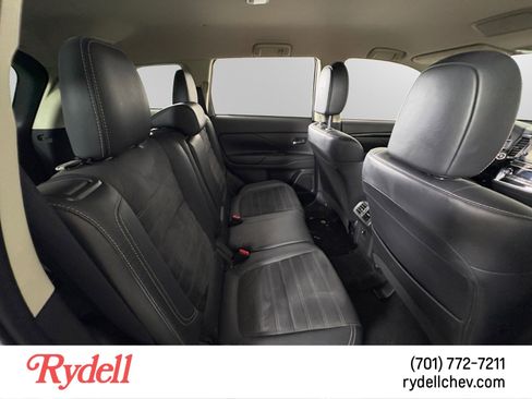 Used 2019 Mitsubishi Outlander ES image 18