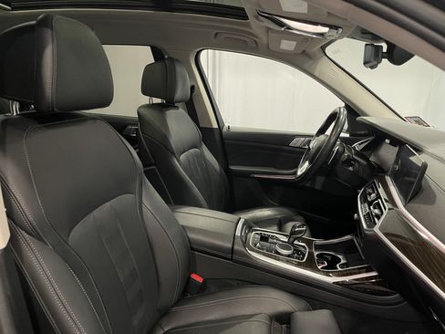 Used 2021 BMW X7 xDrive40i w/ Premium Package AWD/4WD image 15