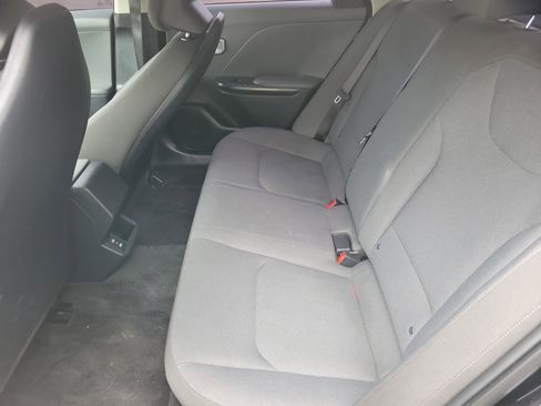 Used 2025 Kia K4 FWD image 6