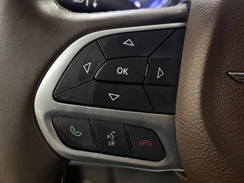 Used 2017 Chrysler Pacifica Touring-L w/ Tire & Wheel Group FWD image 35