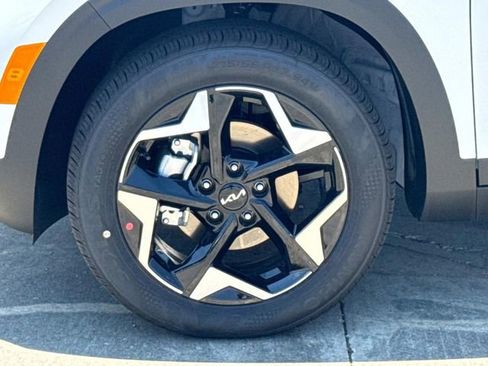 New 2026 Kia Seltos S FWD image 4