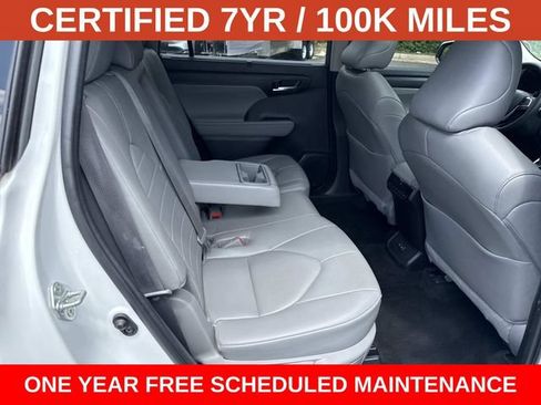 Used 2023 Toyota Highlander XLE FWD image 11