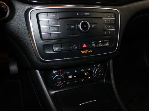 Used 2015 Mercedes-Benz CLA 250 4MATIC image 17