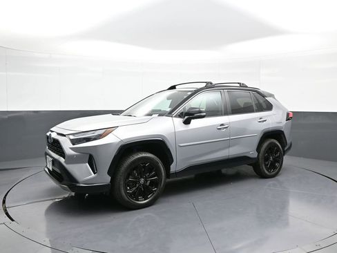 Certified 2022 Toyota RAV4 XSE AWD/4WD image 10