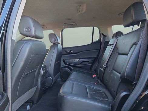 Used 2023 GMC Acadia SLT image 16