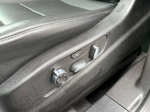 Used 2023 Cadillac XT4 Premium Luxury image 17