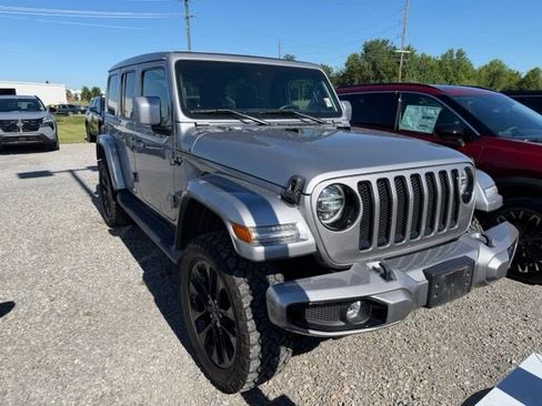 Used 2021 Jeep Wrangler Unlimited Sahara AWD/4WD image 1