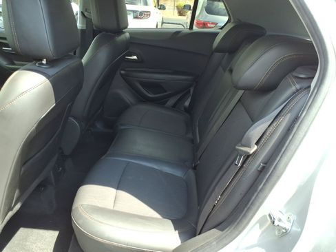 Used 2021 Chevrolet Trax LT w/ Sport Edition FWD image 15