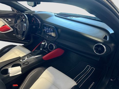 Used 2022 Chevrolet Camaro SS image 29