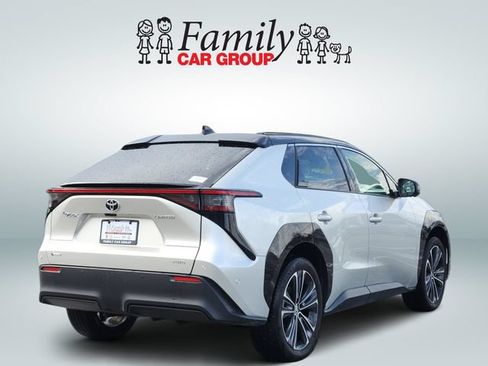 Used 2025 Toyota bZ4X AWD image 4