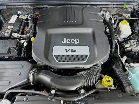 Used 2018 Jeep Wrangler Sport image 30