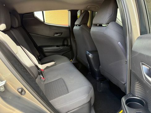 Used 2021 Toyota C-HR LE image 27