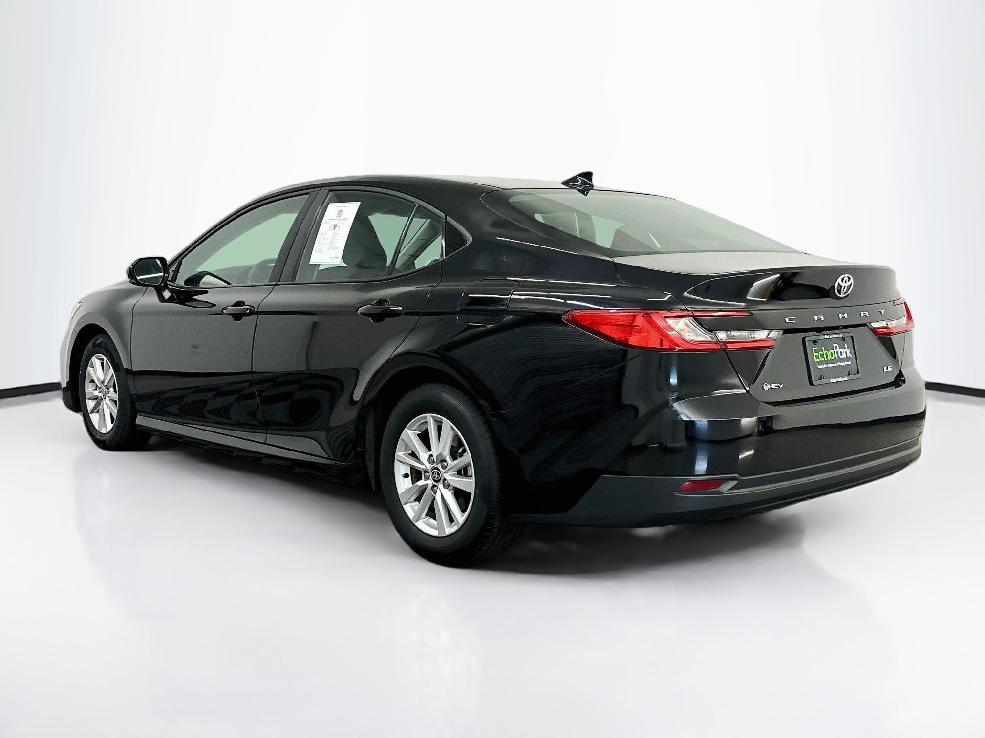 Used 2025 Toyota Camry LE FWD image 5