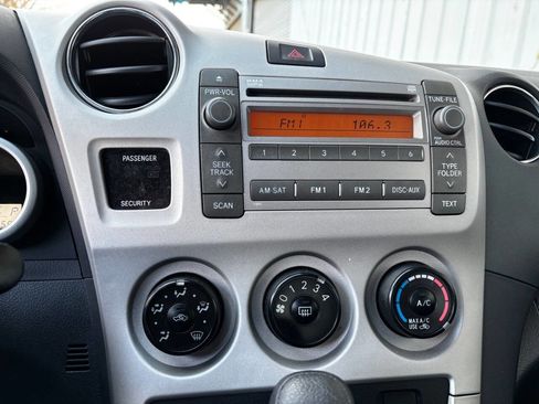 Used 2010 Toyota Matrix image 7