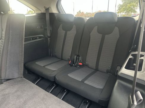 Used 2023 Kia Sorento LX image 32