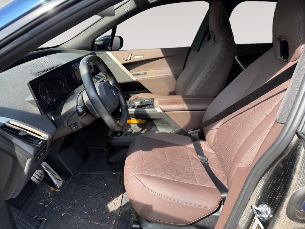 Used 2024 BMW iX xDrive50 w/ Premium Package AWD/4WD image 2
