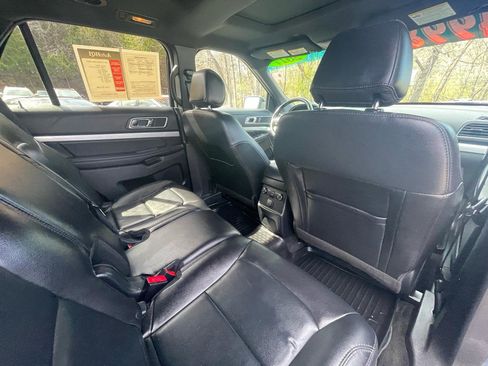 Used 2017 Ford Explorer XLT w/ Equipment Group 202A image 27