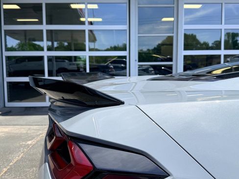 Used 2024 Chevrolet Corvette Z06 RWD image 17