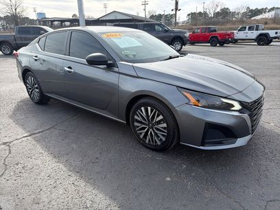 Used 2024 Nissan Altima 2.5 SV
