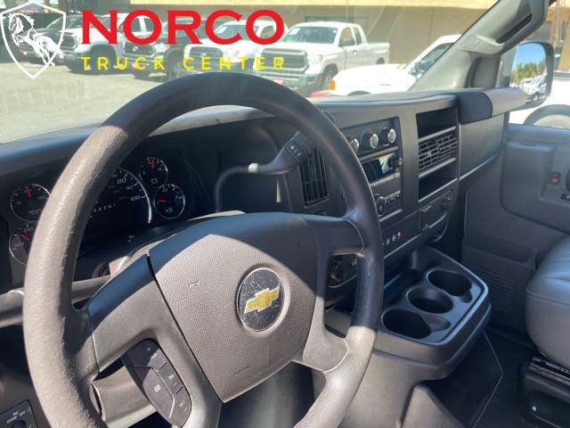 Used 2019 Chevrolet Express 2500 w/ Driver Convenience Package RWD image 7