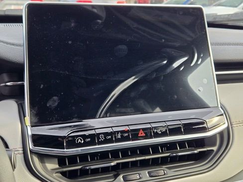 New 2026 Jeep Compass Limited w/ Sun, Sound & Navigation Group image 23