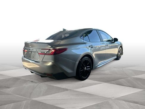 Used 2025 Toyota Camry SE w/ Convenience Package FWD image 8