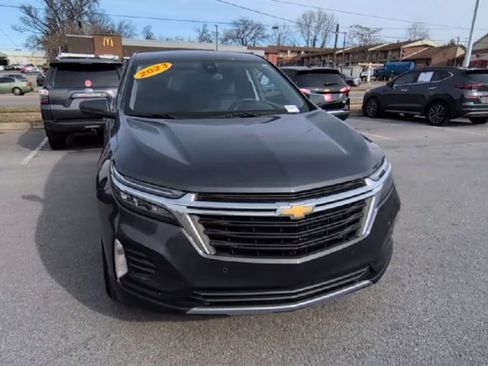Used 2023 Chevrolet Equinox LT image 3