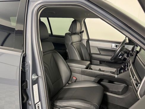 Used 2025 Hyundai Santa Fe SEL FWD image 30
