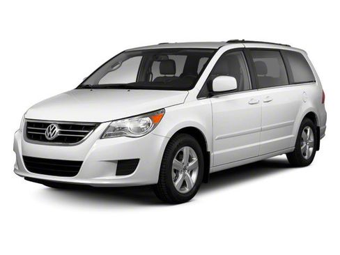 Used 2010 Volkswagen Routan SE FWD image 1