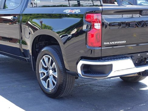 Used 2024 Chevrolet Silverado 1500 LT AWD/4WD image 9