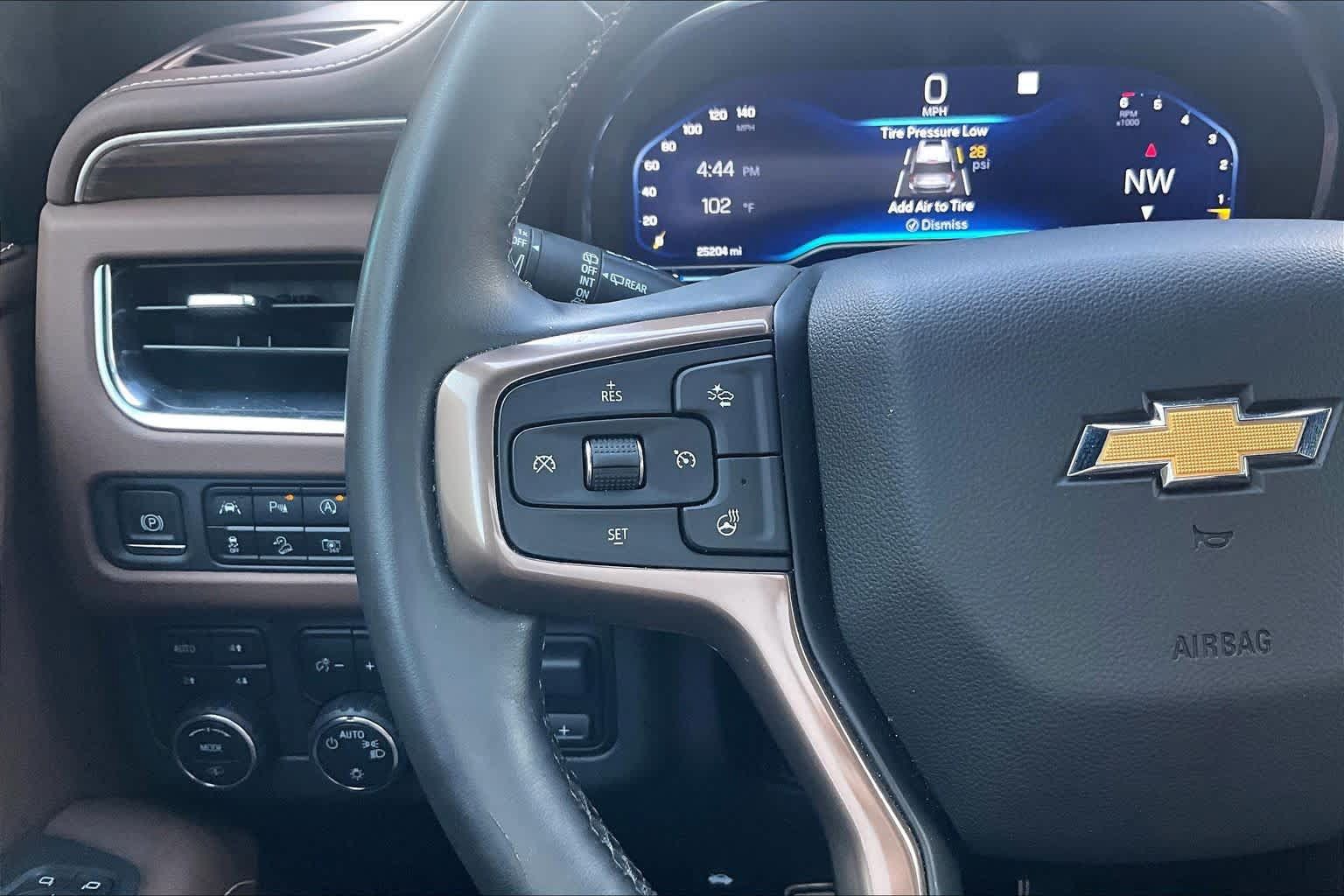Used 2023 Chevrolet Suburban High Country AWD/4WD image 21