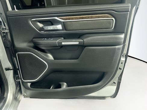 Used 2019 RAM 1500 Laramie RWD image 31