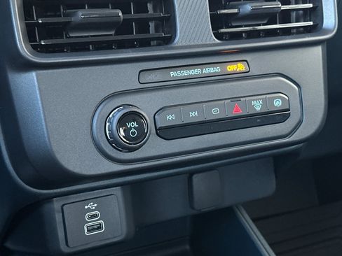 New 2025 Ford Maverick XL w/ Equipment Group 101A image 18